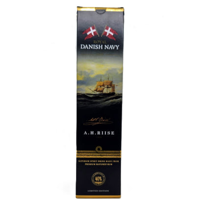 A.H. Riise Royal DANISH NAVY STRENGTH Superior Spirit Drink 55% Vol. 0,7l in Geschenkbox